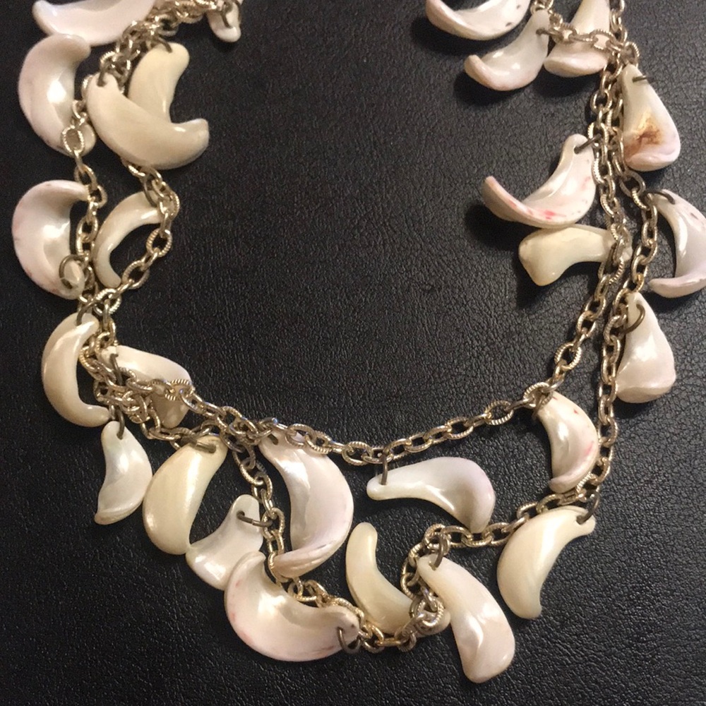 Vintage shell necklace gold link chain
